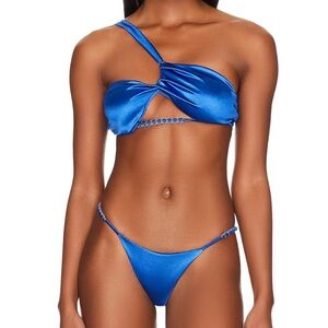 Daia Top/ bottom in Blue
Camila Coelho